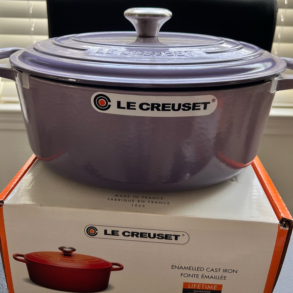 NWT in box Le Creuset RARE SOLD OUT purple Oval 6.75 quart Dutch Oven